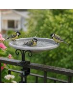 Balkon Vogelbad für Wildvögel ✔️ Auch als Futterschale geeignet ✔️ Stabile Metall-Konstruktion ✔️ Verstellbar bis 5,7cm Geländerdicke ➤ Online bei Hoezo-Kado