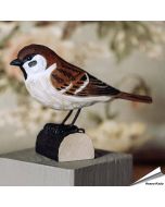 Handgeschnitzter Feldspatz in Naturgrösse ✔️ Mit Farben naturgetreu bemalt ✔️ Originelles Geschenk für Vogel- und Naturliebhaber ➤ Hoezo-Kado