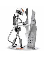 Hinz & Kunst brandweerman sculptuur met deur – metalen beeldje