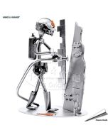 Hinz & Kunst brandweerman sculptuur met deur &ndash; metalen beeldje
