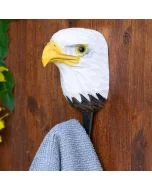 Kleiderhaken Weißkopfseeadler von Wildlife Garden mit weißem Kopf, gelbem Schnabel und Metallhaken an Holzwand