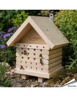 Haus für Solitärbienen, gefertigt aus Kiefernholz ✔️ Mit sauberen Eingängen von 4mm bis 7mm ✔️ Mit verschraubten Holzelementen ➤ Bestelle jetzt bei Hoezo-Kado