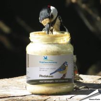 Vogel-Erdnussbutter Nussstückchen für Wildvögel ➤ Jetzt bestellen auf www.hoezo-kado.de