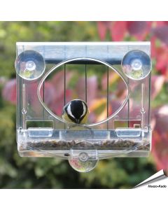 Transparentes Vogelfutterhaus mit Schutzkorb für ans Fenster ✔️ Einfache Montage - Sicherer Halt dank 3 starken Saugnäpfen ✔️ Vögel beobachten ➤ Bestellen auf www.hoezo-kado.de