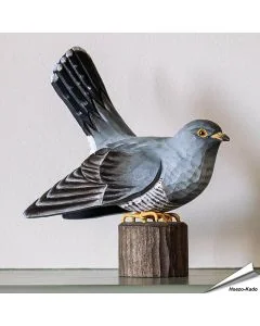 Realistischer, handgeschnitzter Kuckuck ✔️ Mit Farben naturgetreu bemalt ✔️ Originelles Geschenk für Vogel- und Naturliebhaber ➤ Kaufe online bei www.hoezo-kado.de