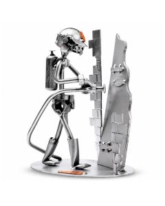 Hinz & Kunst brandweerman sculptuur met deur – metalen beeldje