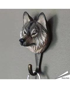 Handgefertigter Kleiderhaken mit Wolf-Motiv ✔️ Mit ungiftigen Farben naturgetreu bemalt ✔️ Tragkraft: 10 kg ✔️ Originelles Geschenk für Vogel- und Naturliebhaber ➤ Bestelle online bei Hoezo-Kado