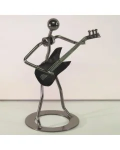 Metalen muzikant met gitaar van ca. 17,5 cm hoog. Decoratief gitaristenbeeldje voor in huis en een origineel cadeau voor gitaristen en muziekliefhebbers.