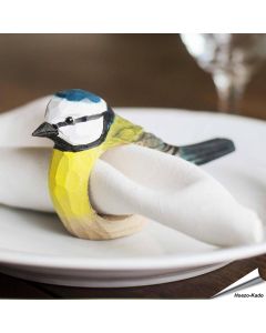 Serviettenring aus Holz - Blaumeise ✔️ Handgeschnitzt und bemalt ✔️ Vielseitige Dekoration - Naturgetreu geformt ✔️ Jetzt online bestellen bei Hoezo-Kado