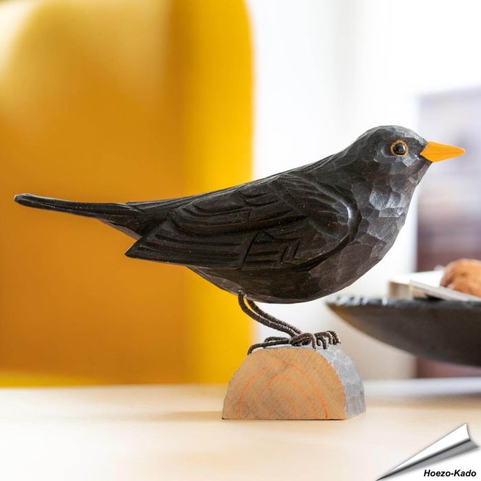Handgeschnitzter Stieglitz in Naturgrösse ✔️ Mit ungiftigen Farben naturgetreu bemalt ✔️ Originelles Geschenk für Vogel- und Naturliebhaber ➤ Hoezo-Kado
