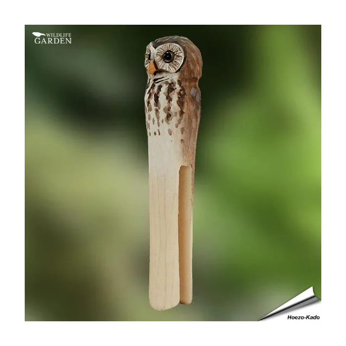 DecoClip Eule ist eine originell geschnitzte Wäscheklammer aus Holz.