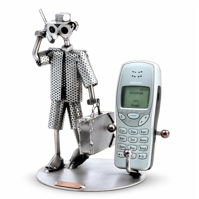 Handgemaakte Hinz & Kunst GSM-houder met metalen schroefman. Praktische telefoonhouder voor bureau of werkplek, 17 x 14 x 19 cm.